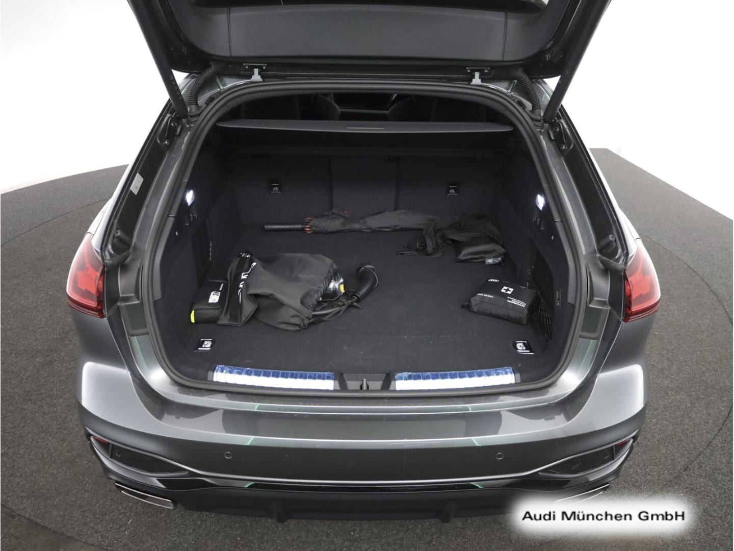 Bild über Audi A5 Avant e-hybrid e-hybrid quattro 220 kW S tronic - für weitere Informationen kontaktieren Sie den Audi Partner