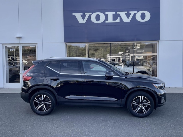 2025 Volvo XC40