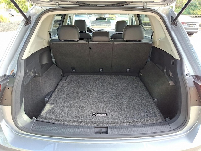 2022 Volkswagen Tiguan SE - Photo 28