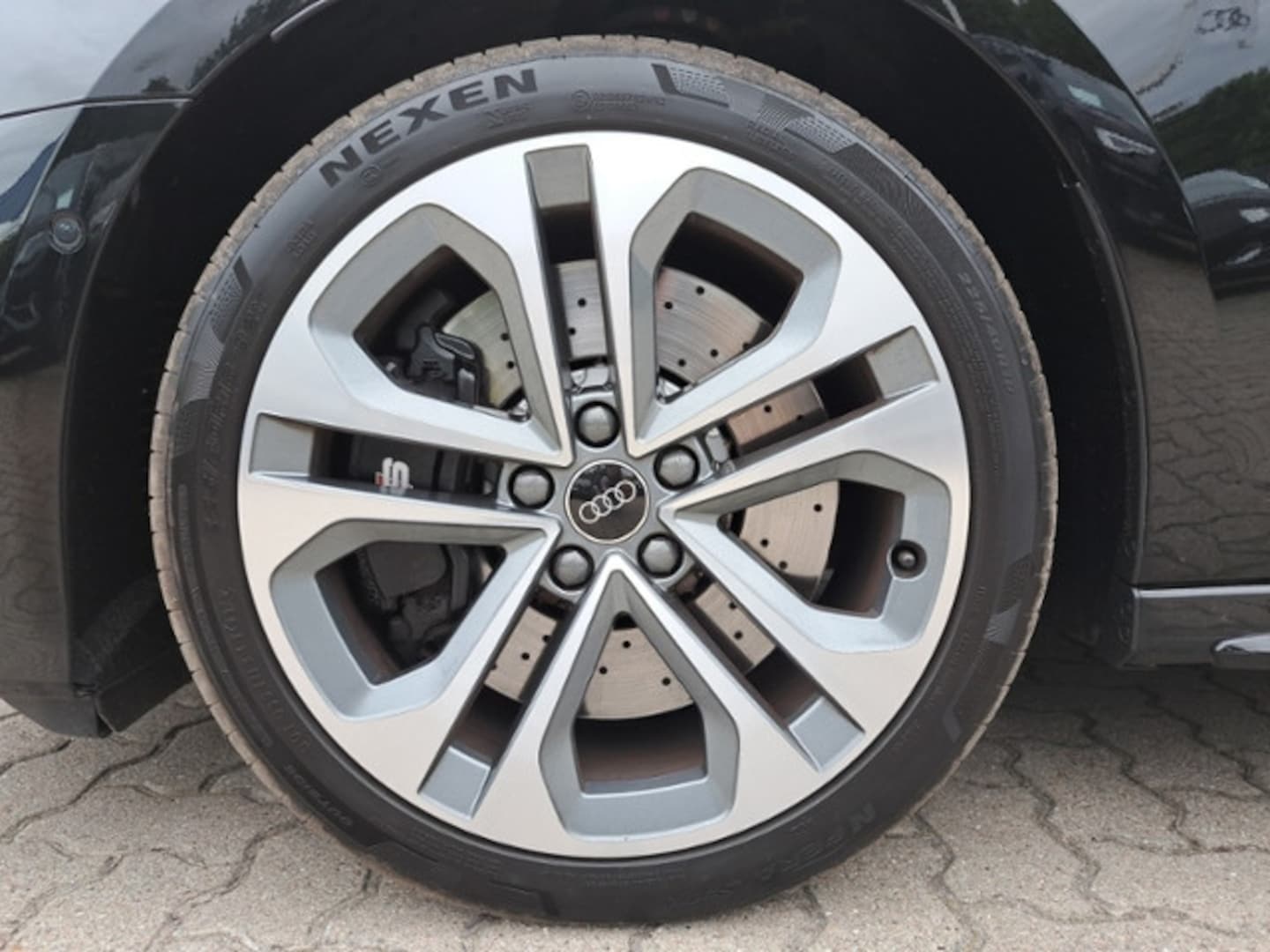 Bild über Audi S3 Sportback TFSI quattro S tronic - für weitere Informationen kontaktieren Sie den Audi Partner