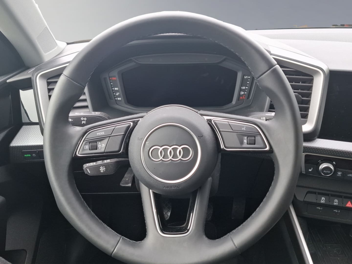 Bild über Audi A1 Sportback advanced 30 TFSI Schaltgetriebe - für weitere Informationen kontaktieren Sie den Audi Partner