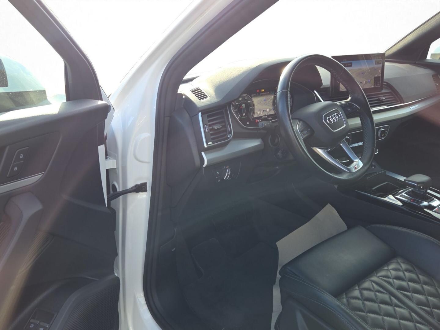 Bild über Audi Q5 TFSI e S line 55 TFSI e quattro S tronic - für weitere Informationen kontaktieren Sie den Audi Partner