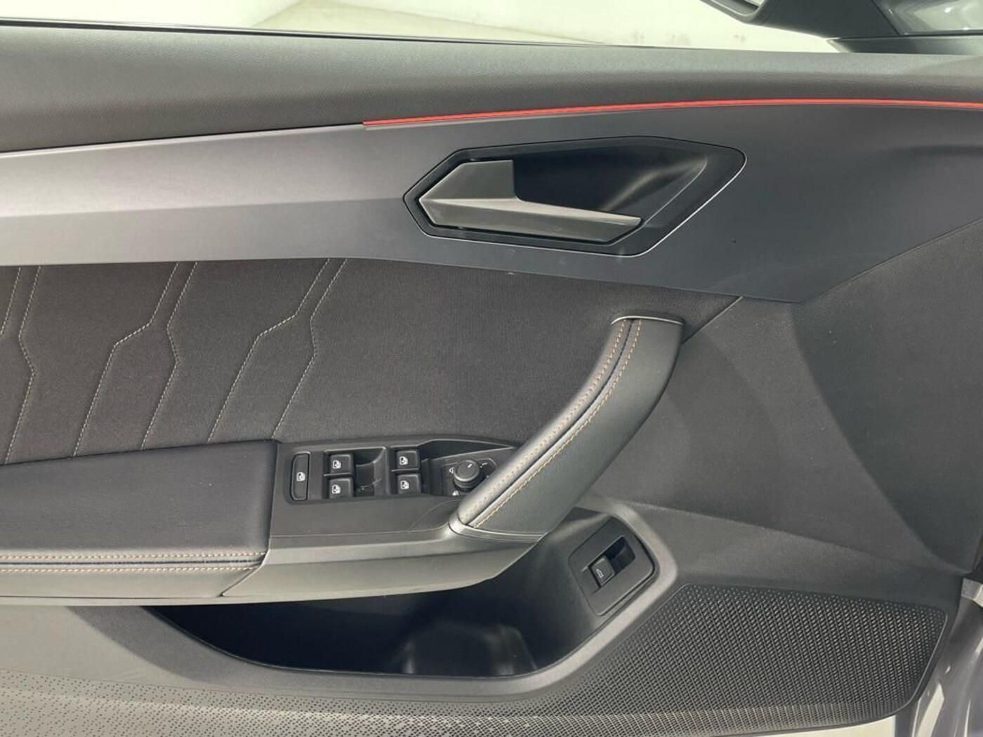 CUPRA Leon Sportstourer 1.5 eTSI DSG 110 kW (150 CV) — photo 19