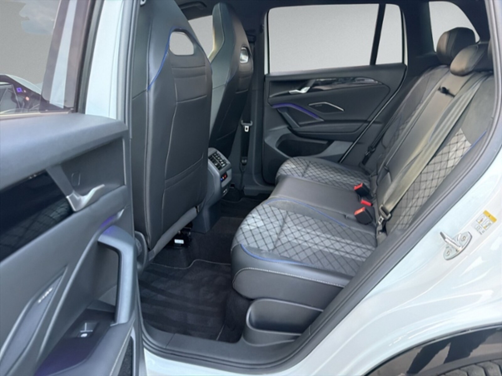 Volkswagen Tiguan – Bild 10