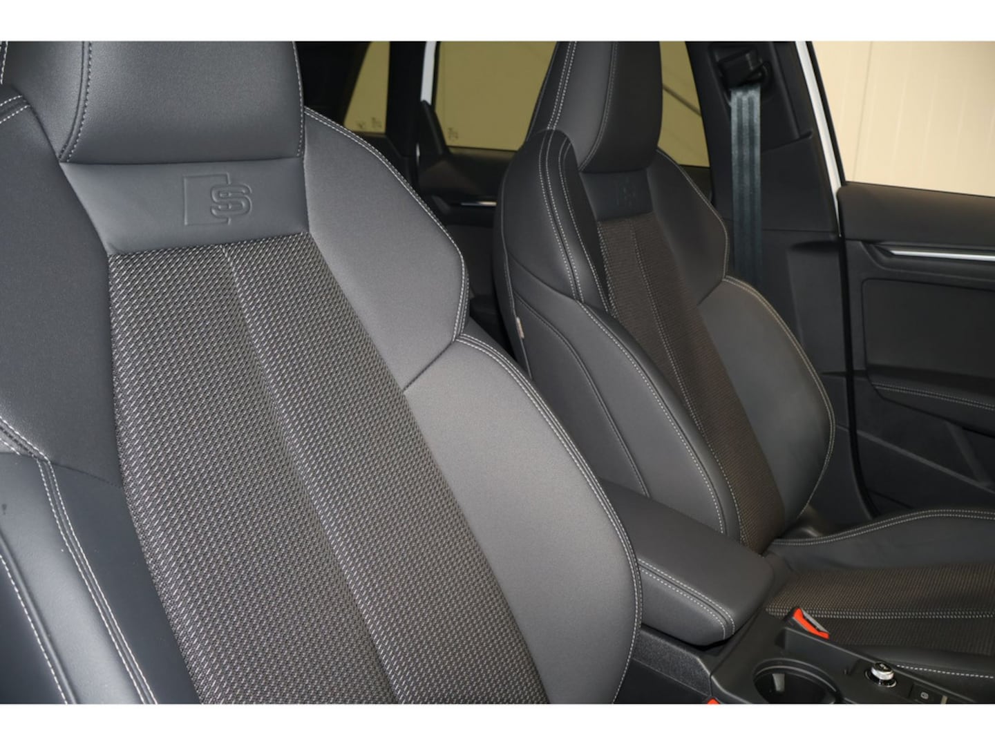 Bild über Audi A3 Sportback S line 35 TDI S tronic - für weitere Informationen kontaktieren Sie den Audi Partner