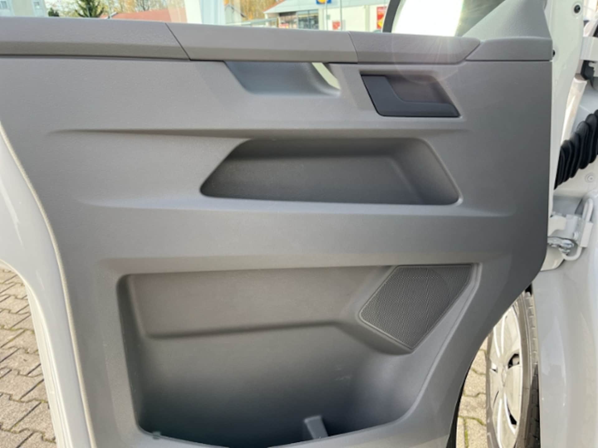 Volkswagen T6.1 Transporter Kasten langer Radstand