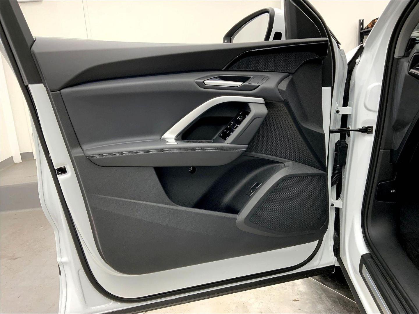 2025 Audi Q5 Premium - Photo 19