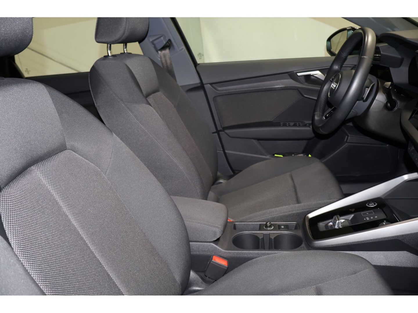 Bild über Audi A3 Sportback 35 TFSI S tronic - für weitere Informationen kontaktieren Sie den Audi Partner