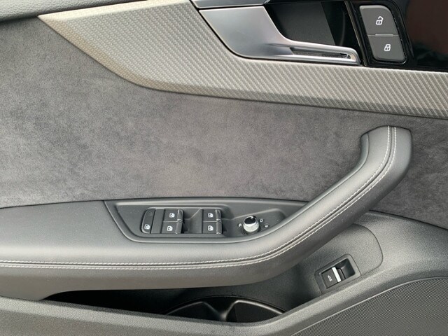 Image about Audi RS 4 Avant TFSI quattro tiptronic