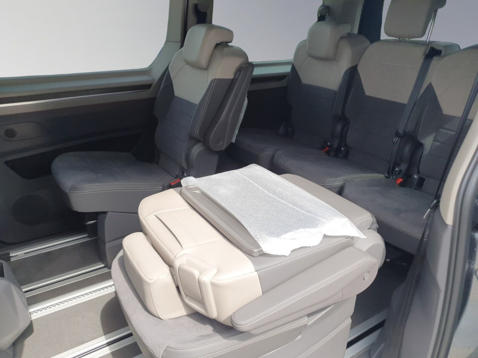 Volkswagen Multivan Langversion – Bild 11