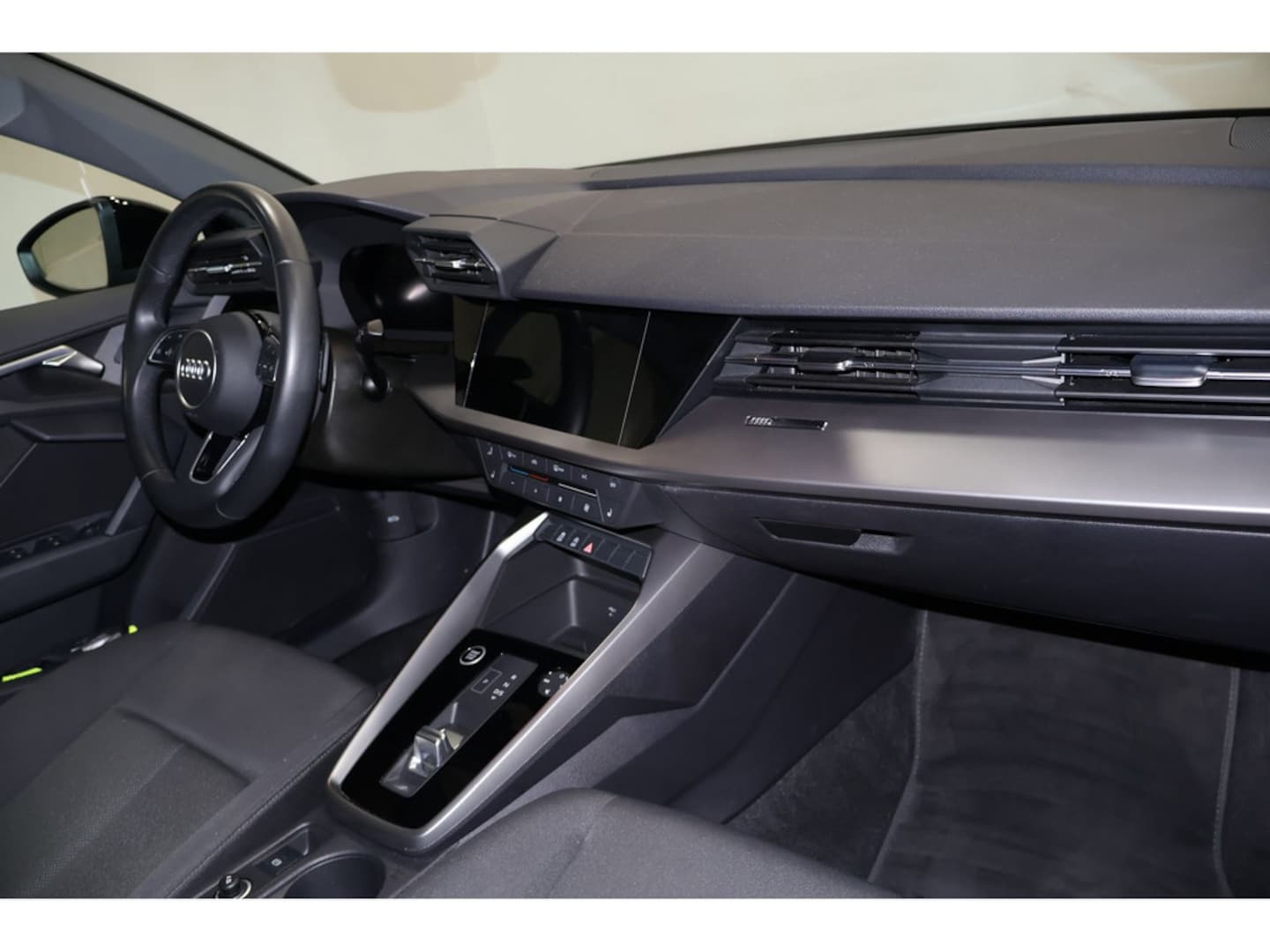 Bild über Audi A3 Sportback 35 TFSI S tronic - für weitere Informationen kontaktieren Sie den Audi Partner