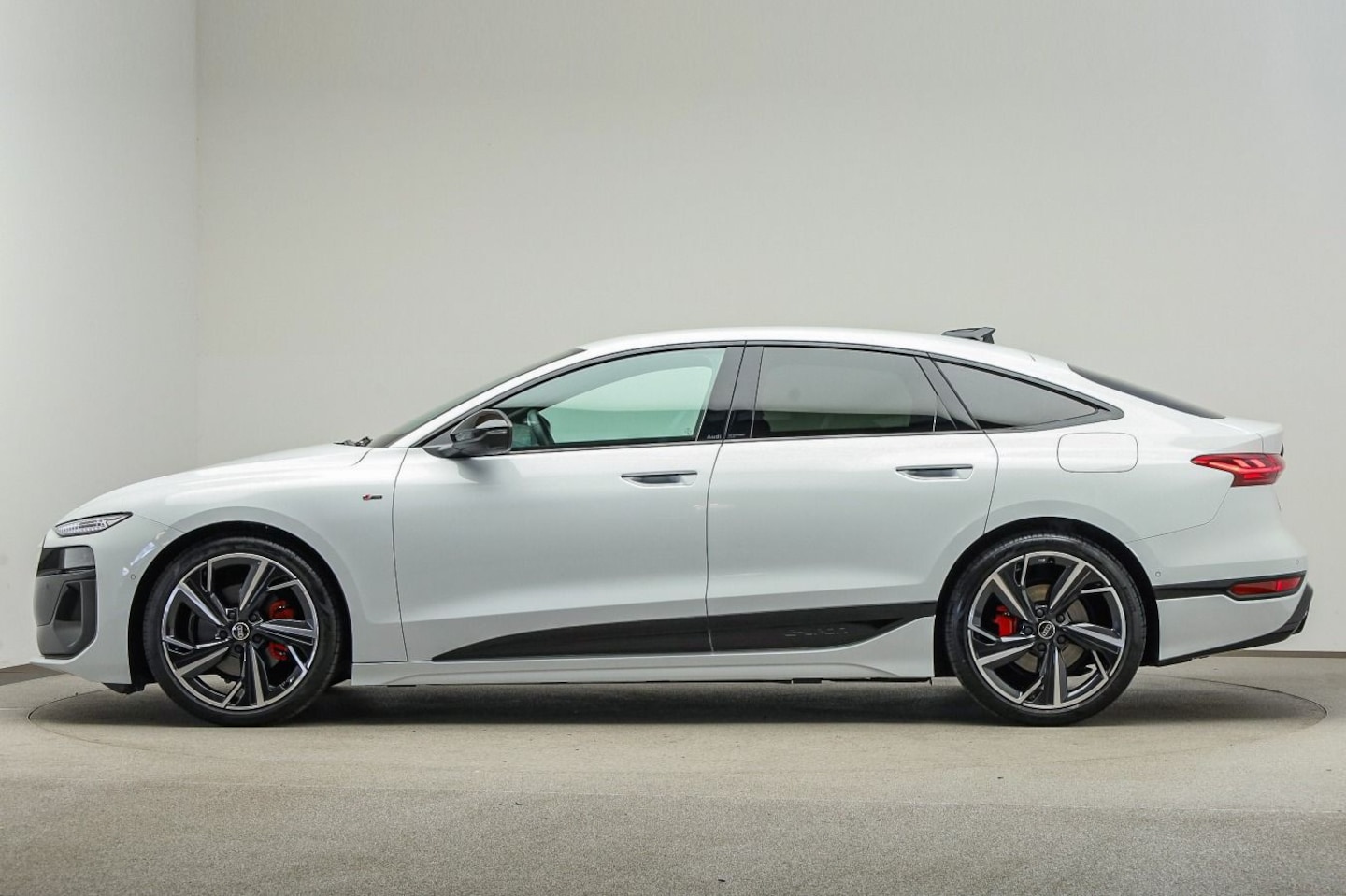 Bild über Audi A6 Sportback e-tron e-tron - für weitere Informationen kontaktieren Sie den Audi Partner