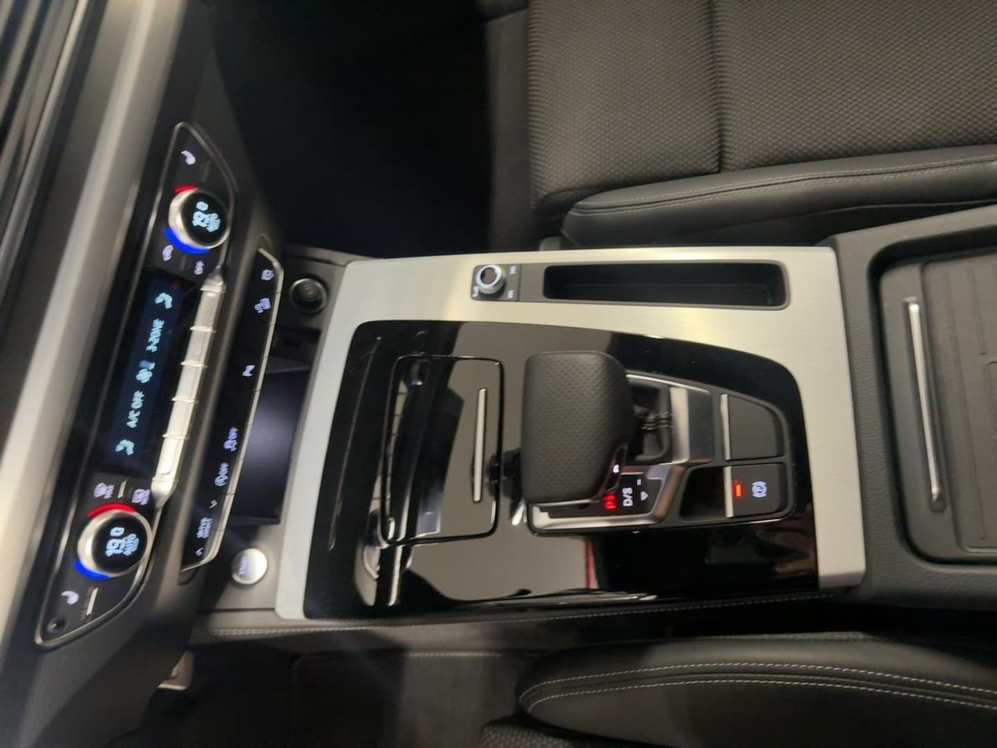 Bild über Audi Q5 Sportback 40 TFSI quattro S tronic - für weitere Informationen kontaktieren Sie den Audi Partner