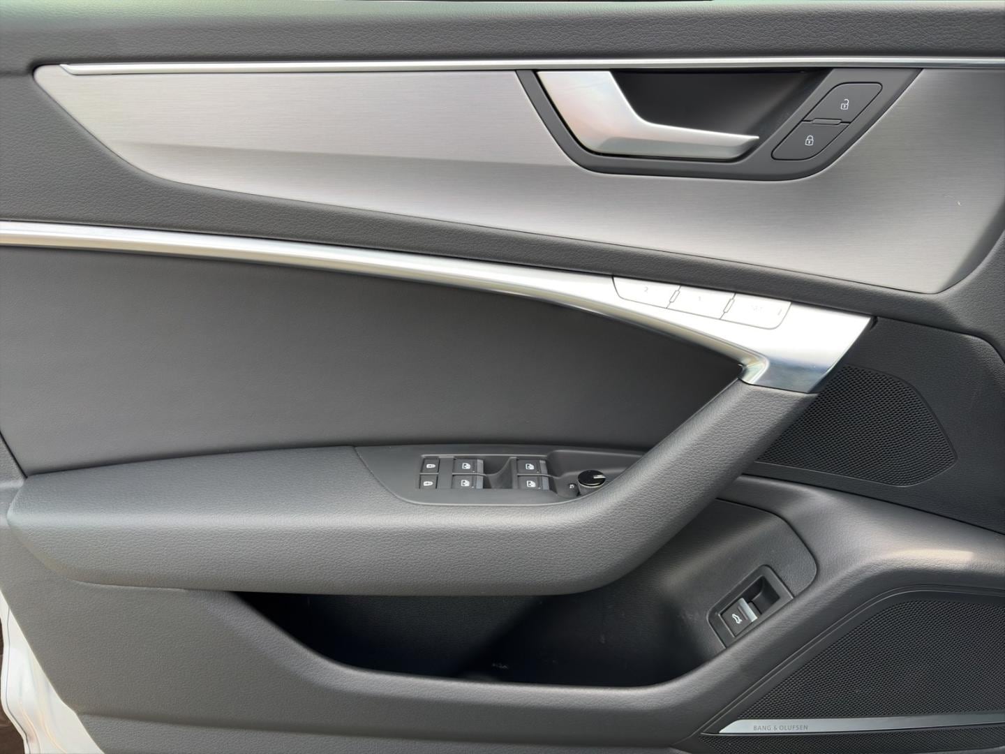 Bild über Audi A6 Avant S line 50 TDI quattro tiptronic - für weitere Informationen kontaktieren Sie den Audi Partner