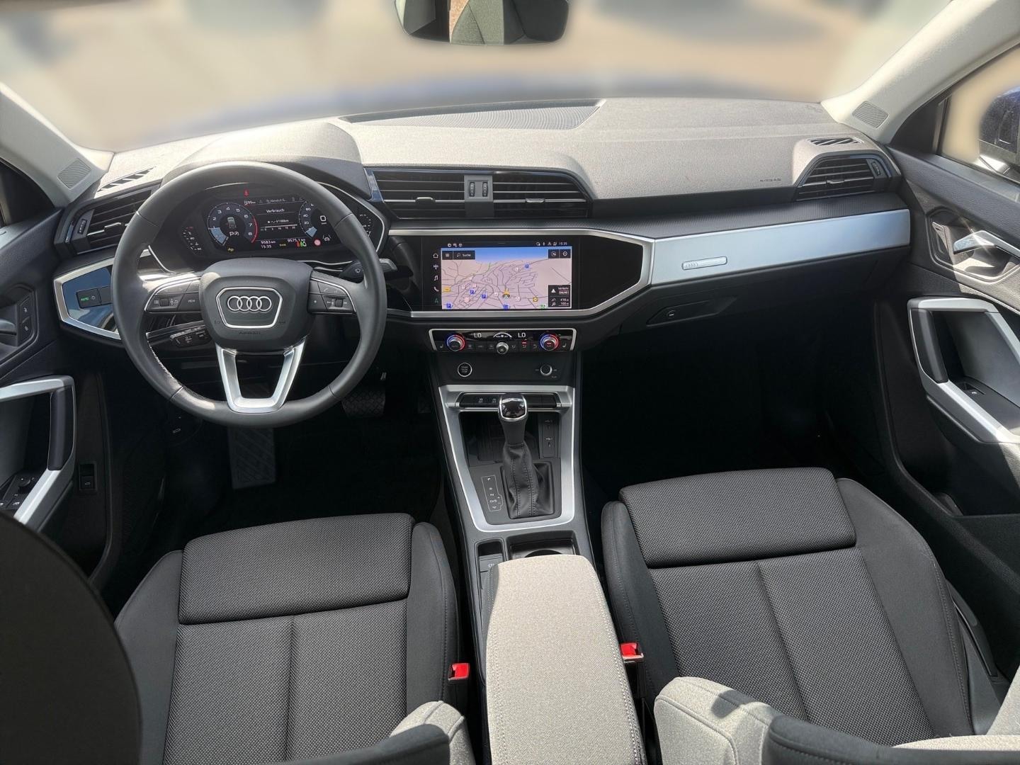 Bild über Audi Q3 TFSI 110 kW S tronic - für weitere Informationen kontaktieren Sie den Audi Partner