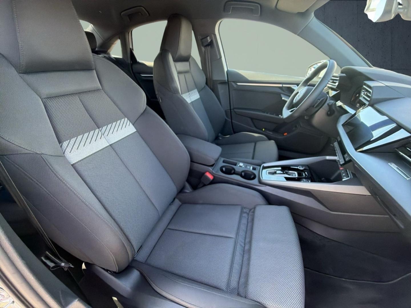 Bild über Audi A3 Limousine S line TFSI S tronic - für weitere Informationen kontaktieren Sie den Audi Partner
