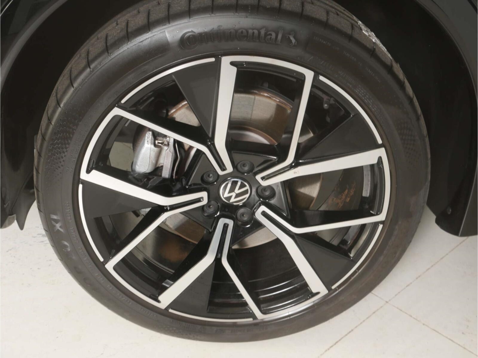 Volkswagen Tiguan – Bild 9