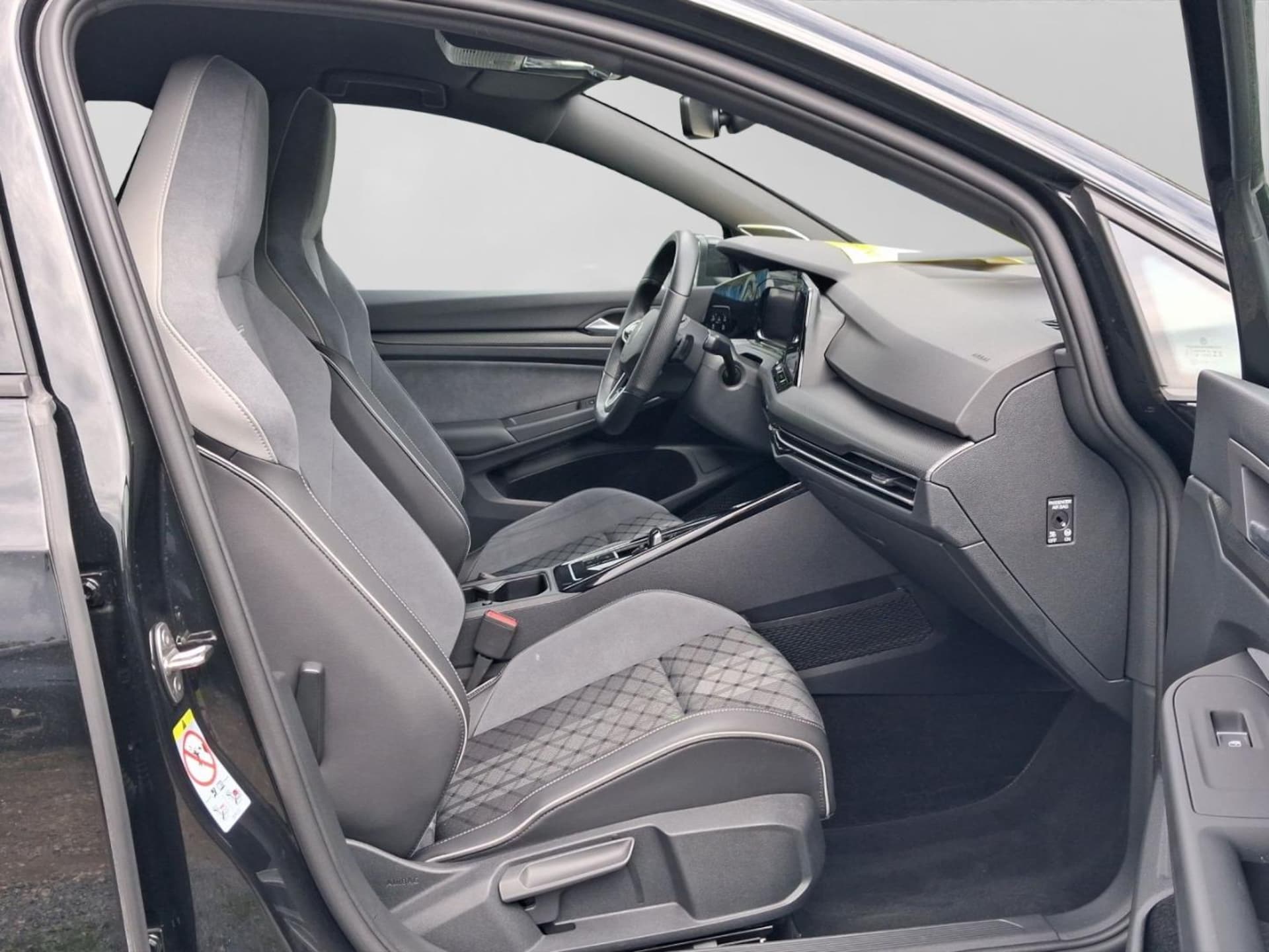 Volkswagen Golf R-Line