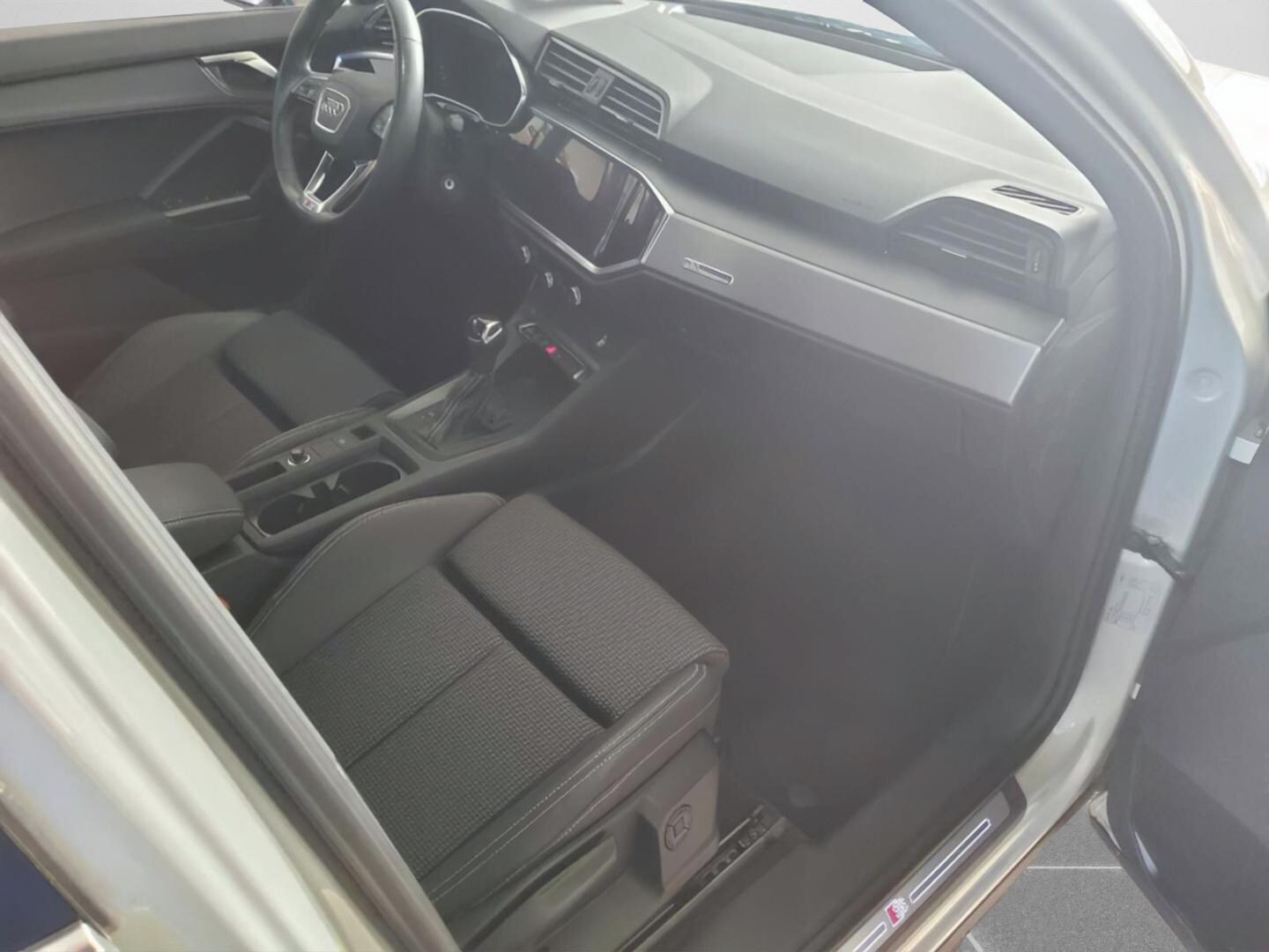 Bild über Audi Q3 Sportback 35 TDI S tronic - für weitere Informationen kontaktieren Sie den Audi Partner