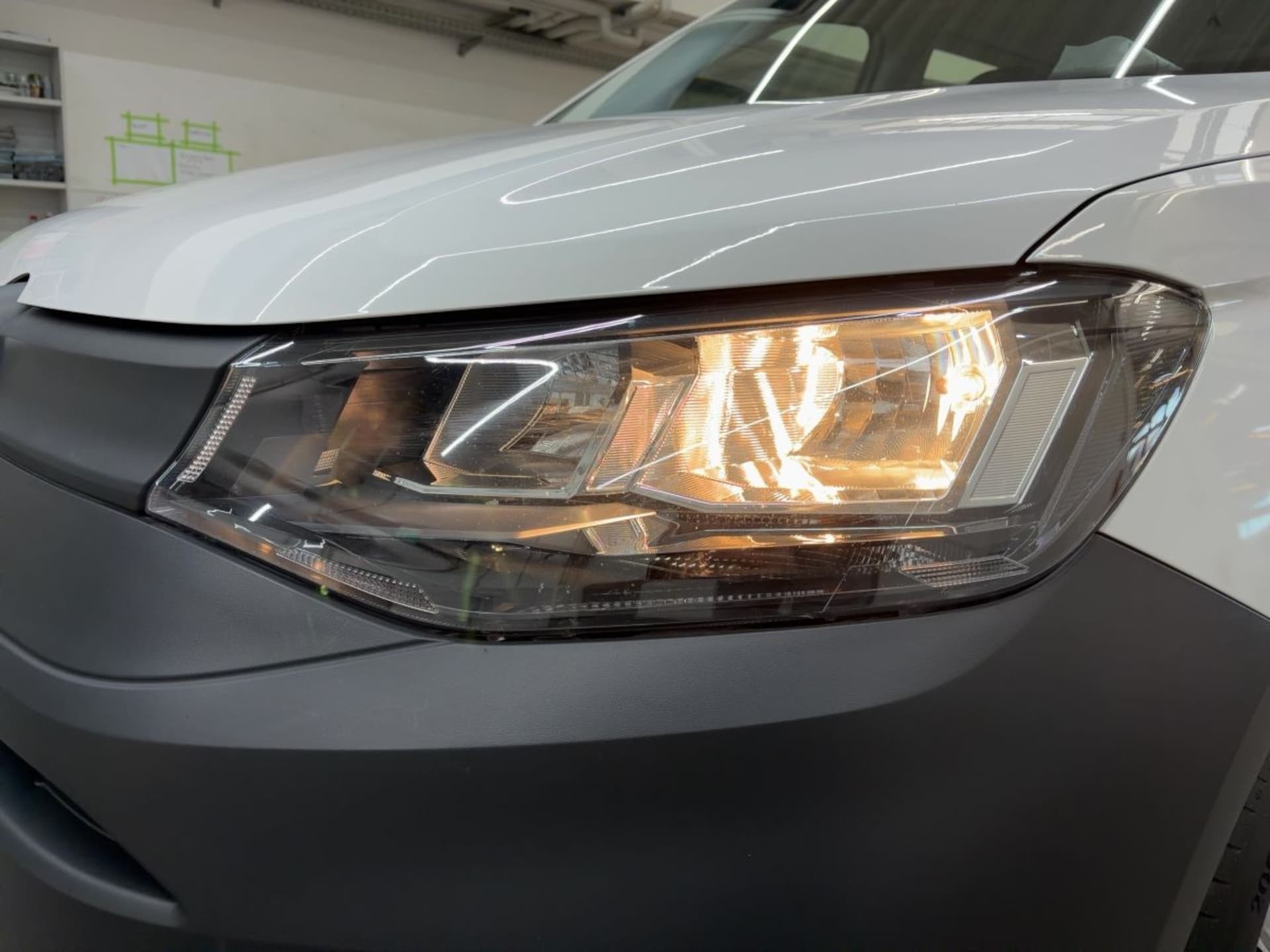 Volkswagen Caddy Maxi Kombi Basis-Modell