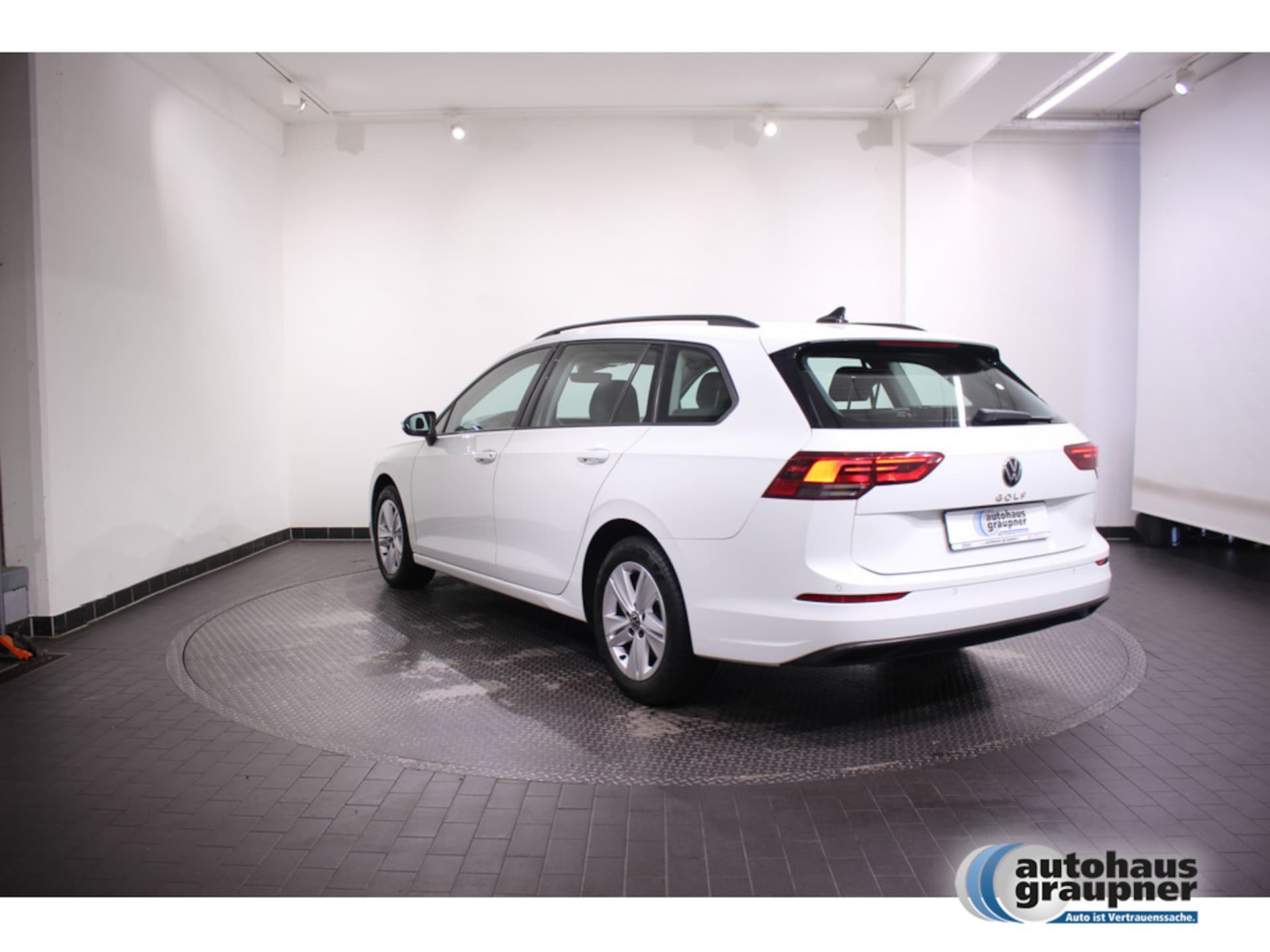 Volkswagen Golf Variant Life