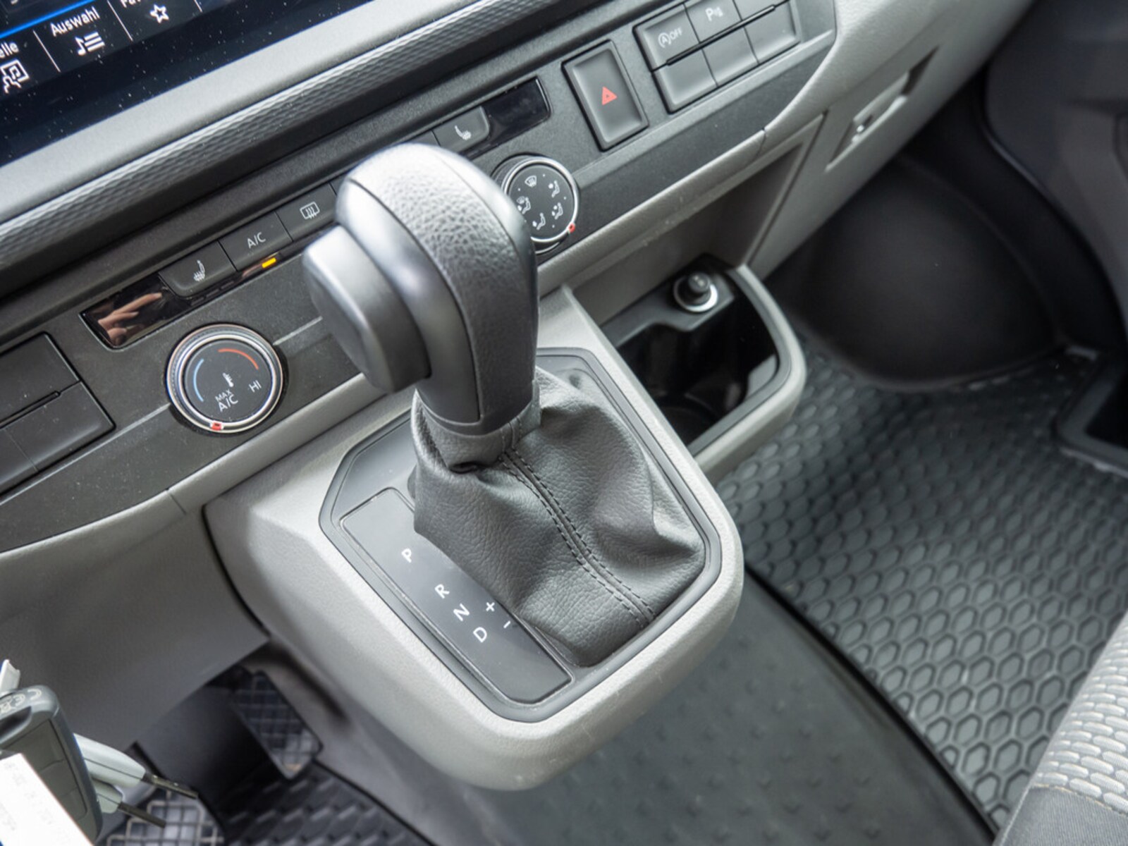 Volkswagen T6.1 Transporter Kasten kurzer Radstand – Bild 12