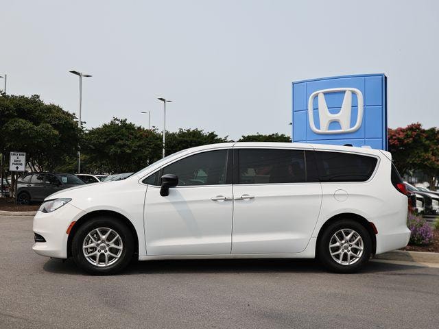 2024 Chrysler Voyager
