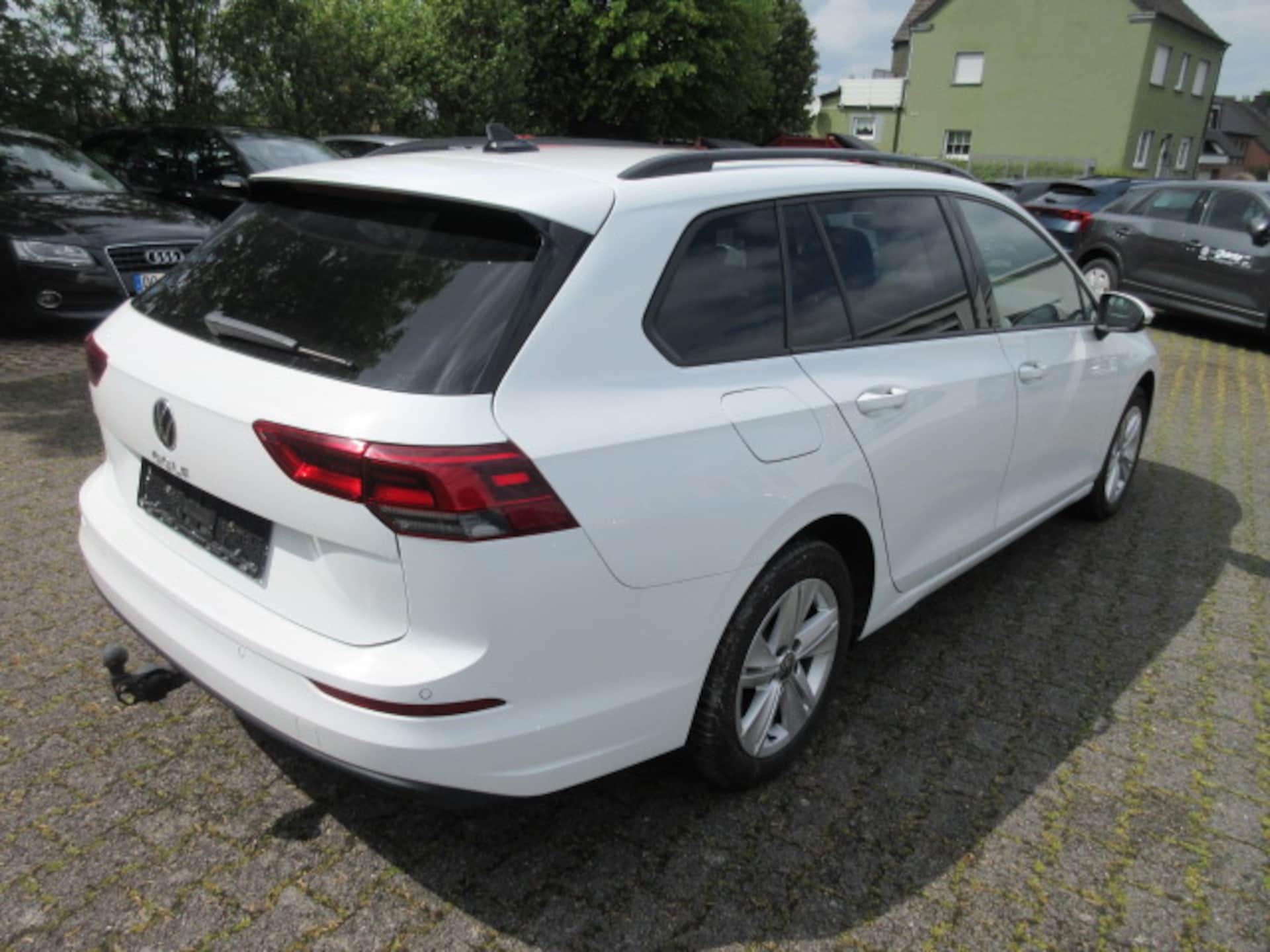 Volkswagen Golf Variant Life