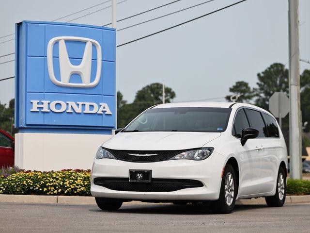 2024 Chrysler Voyager