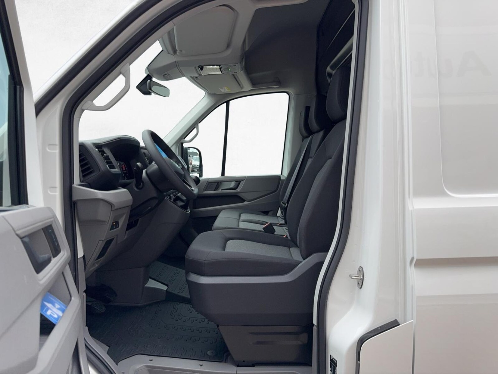 Volkswagen Crafter Kasten mittlerer Radstand – Bild 8