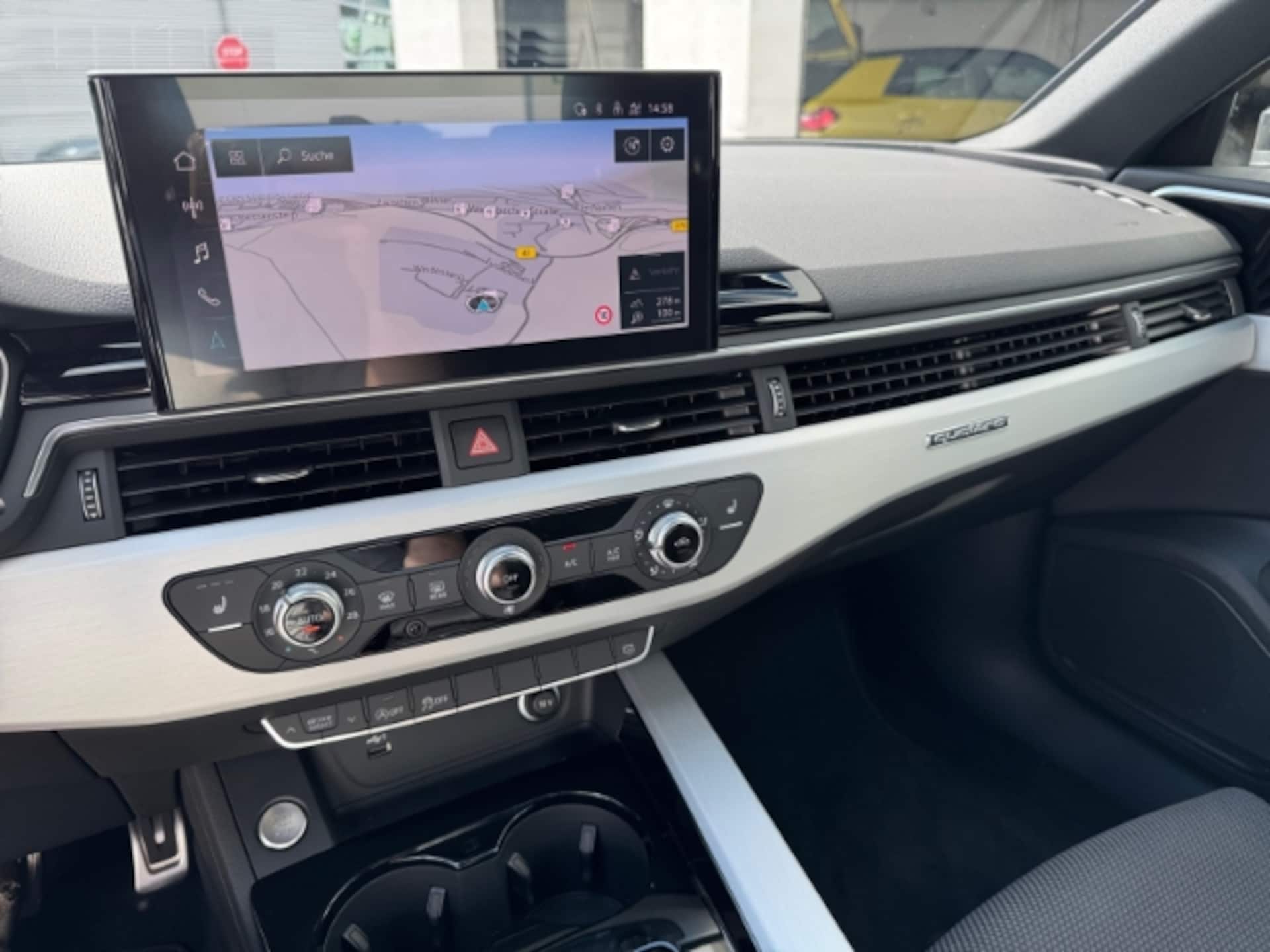 Audi A4 Limousine S line
