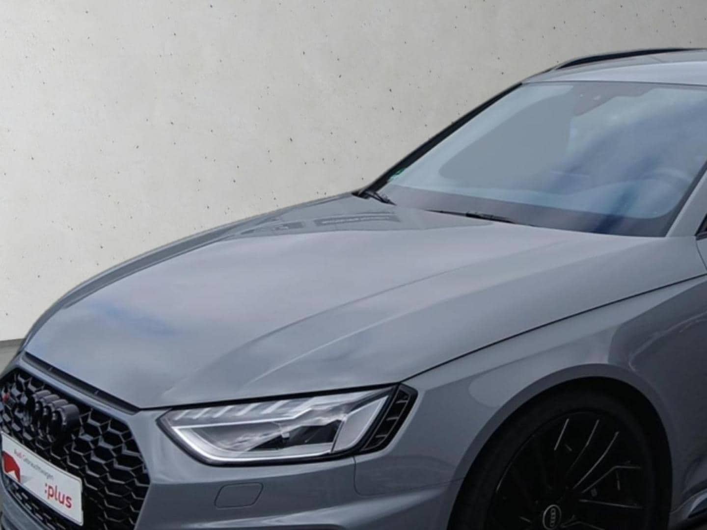 Bild über Audi RS 4 Avant TFSI quattro tiptronic - für weitere Informationen kontaktieren Sie den Audi Partner