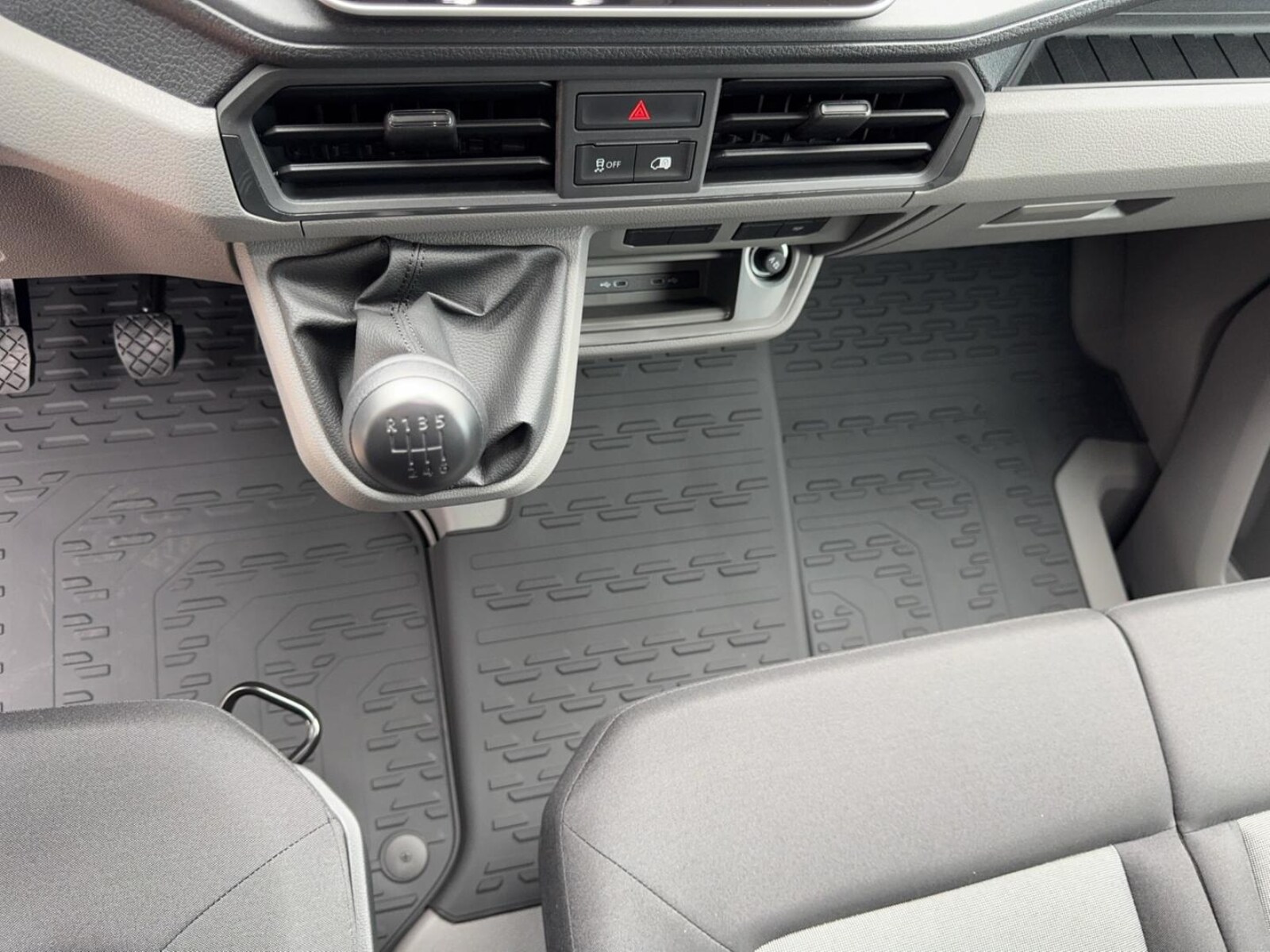 Volkswagen Crafter Kasten mittlerer Radstand – Bild 14