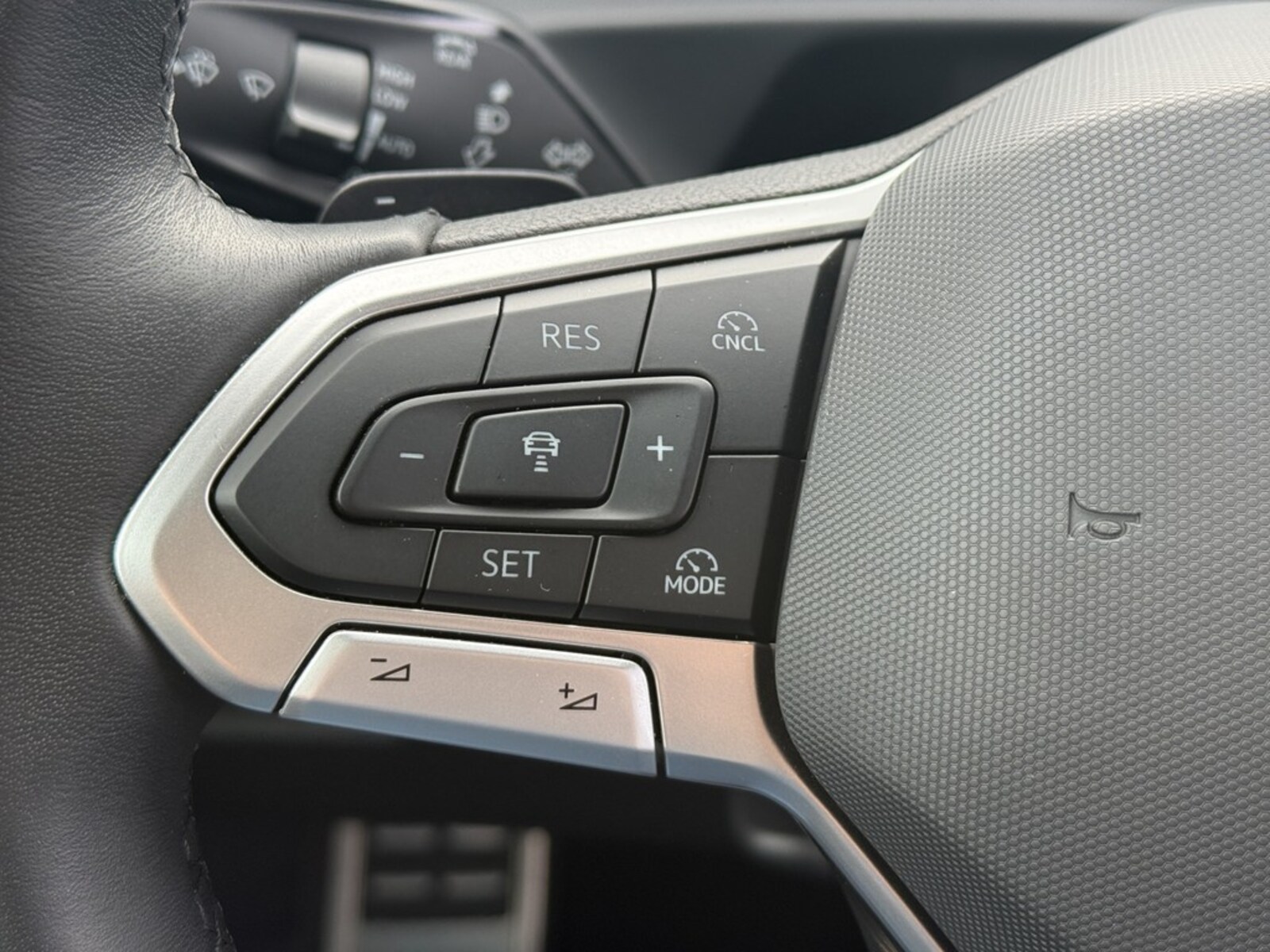 Volkswagen Tiguan – Bild 12