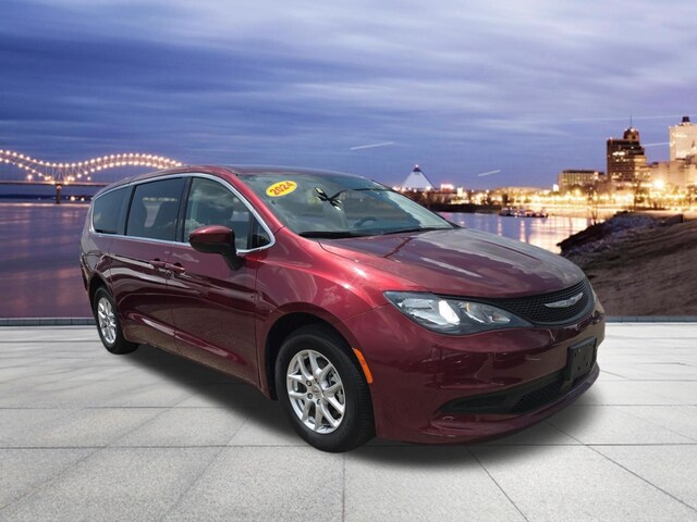 2023 Chrysler Voyager