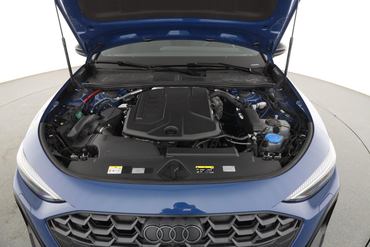 Bild über Audi A5 Avant e-hybrid e-hybrid quattro 220 kW S tronic - für weitere Informationen kontaktieren Sie den Audi Partner