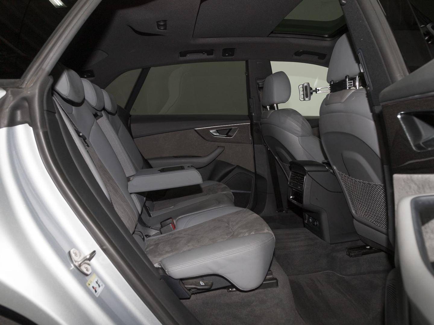 Image about Audi SQ8 TFSI quattro tiptronic