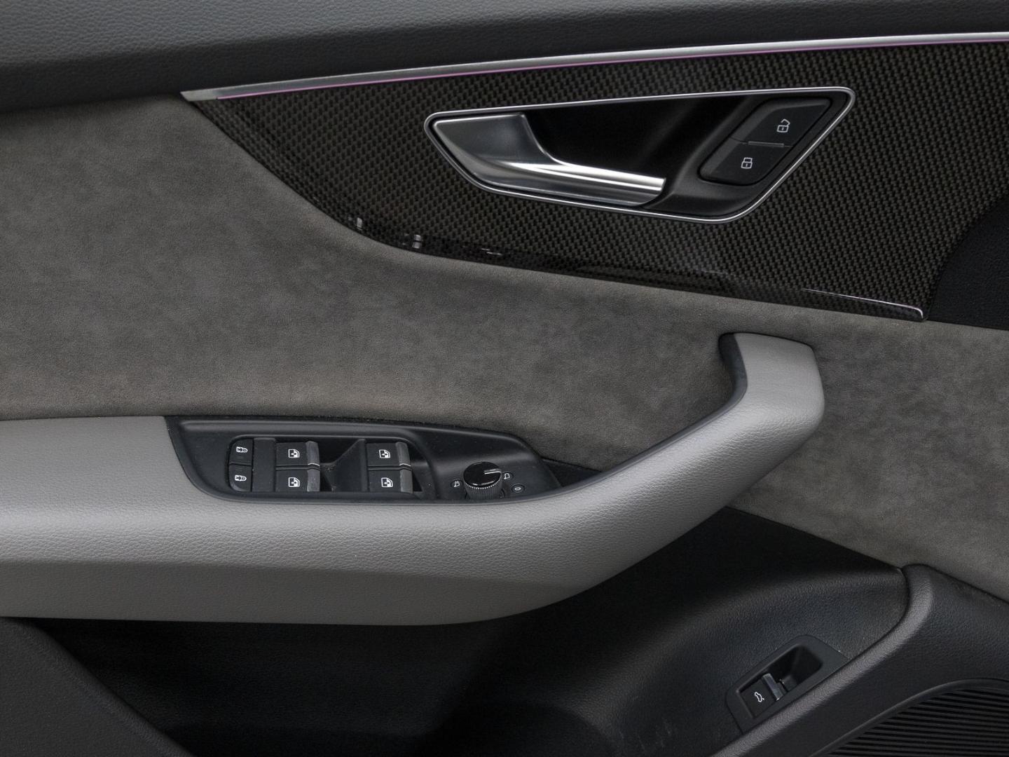 Image about Audi SQ8 TFSI quattro tiptronic