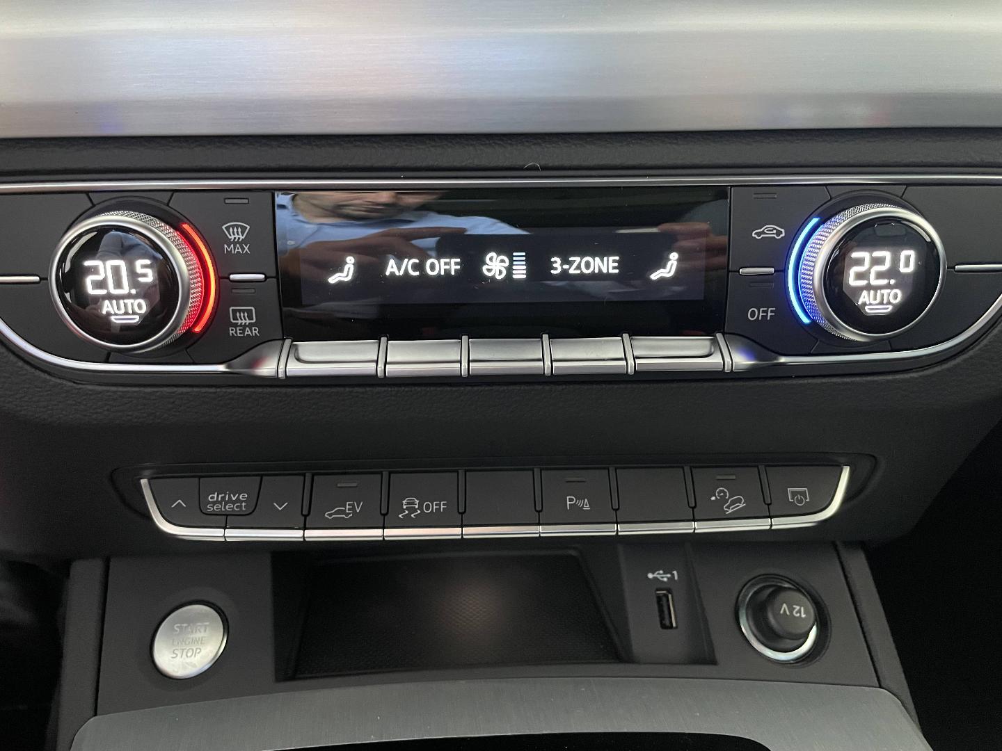 Image about Audi Q5 TFSI e S line 50 TFSI e quattro 220 kW (299 ch) S tronic