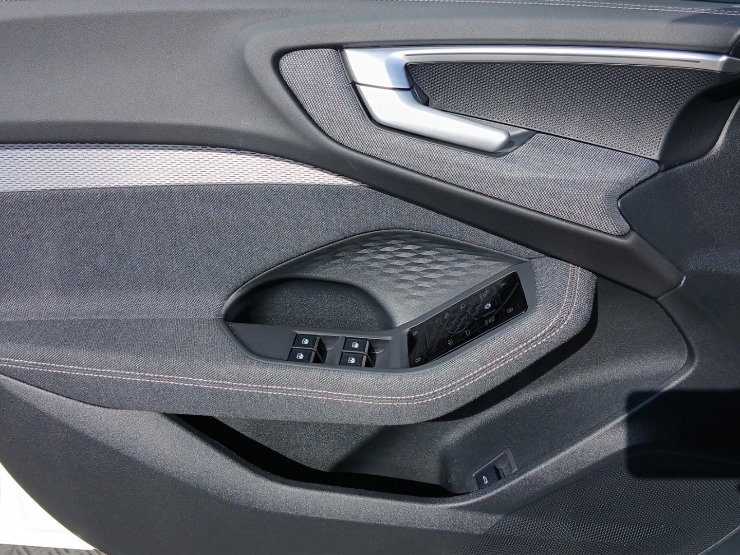Bild über Audi A5 Avant TDI quattro 150 kW S tronic - für weitere Informationen kontaktieren Sie den Audi Partner