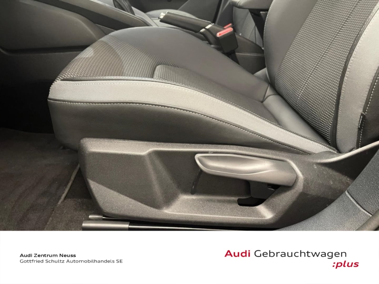 Bild über Audi A1 Sportback S line 30 TFSI S tronic - für weitere Informationen kontaktieren Sie den Audi Partner