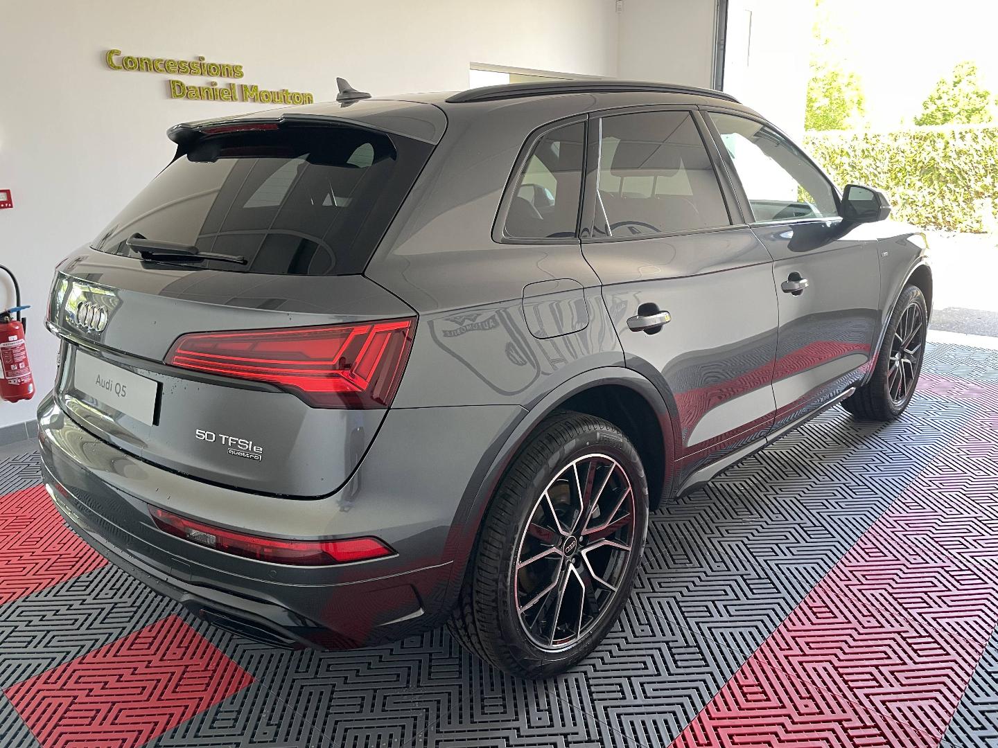 Image about Audi Q5 TFSI e S line 50 TFSI e quattro 220 kW (299 ch) S tronic