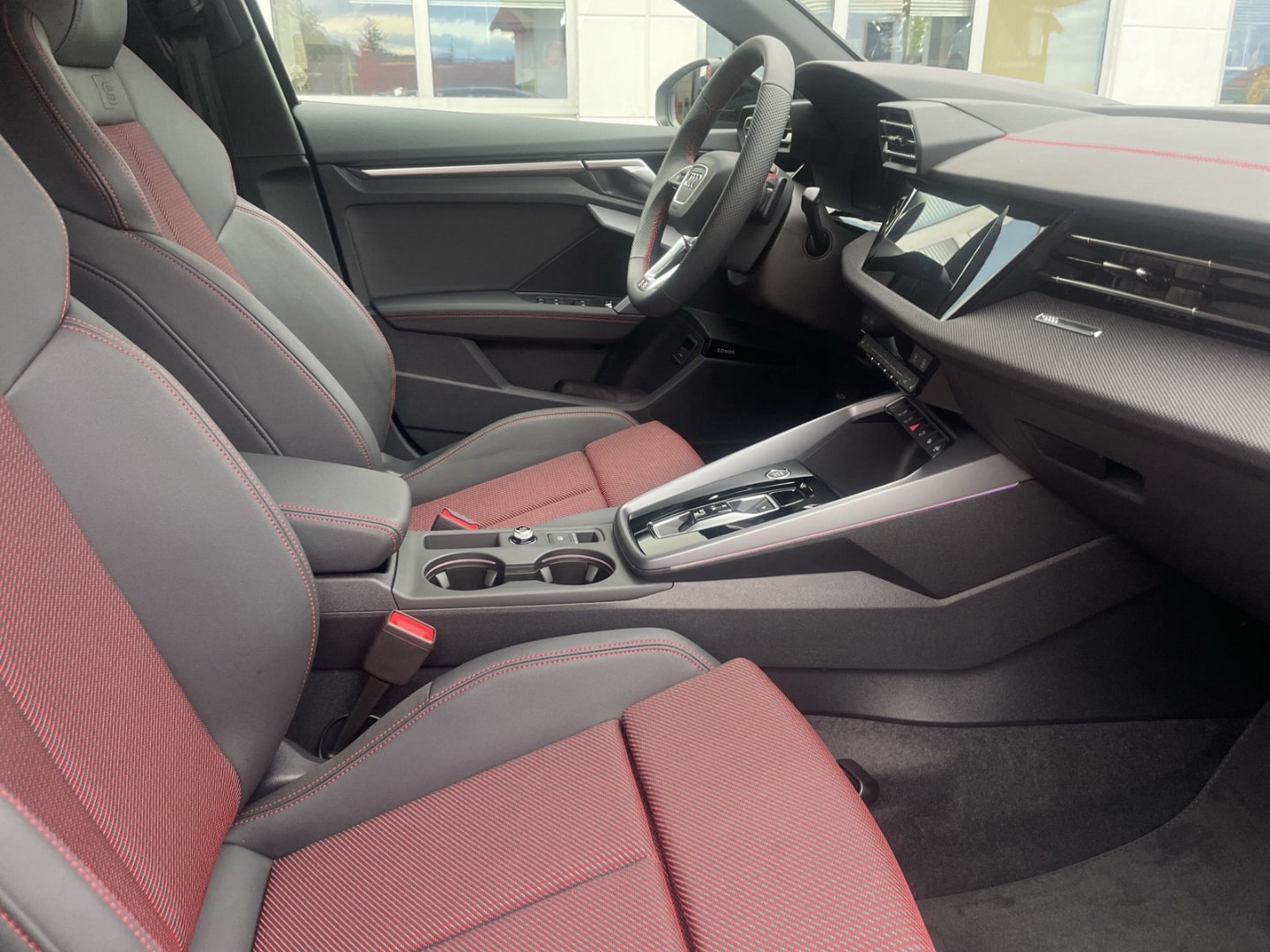 Bild über Audi A3 Sportback S line 35 TFSI S tronic - für weitere Informationen kontaktieren Sie den Audi Partner