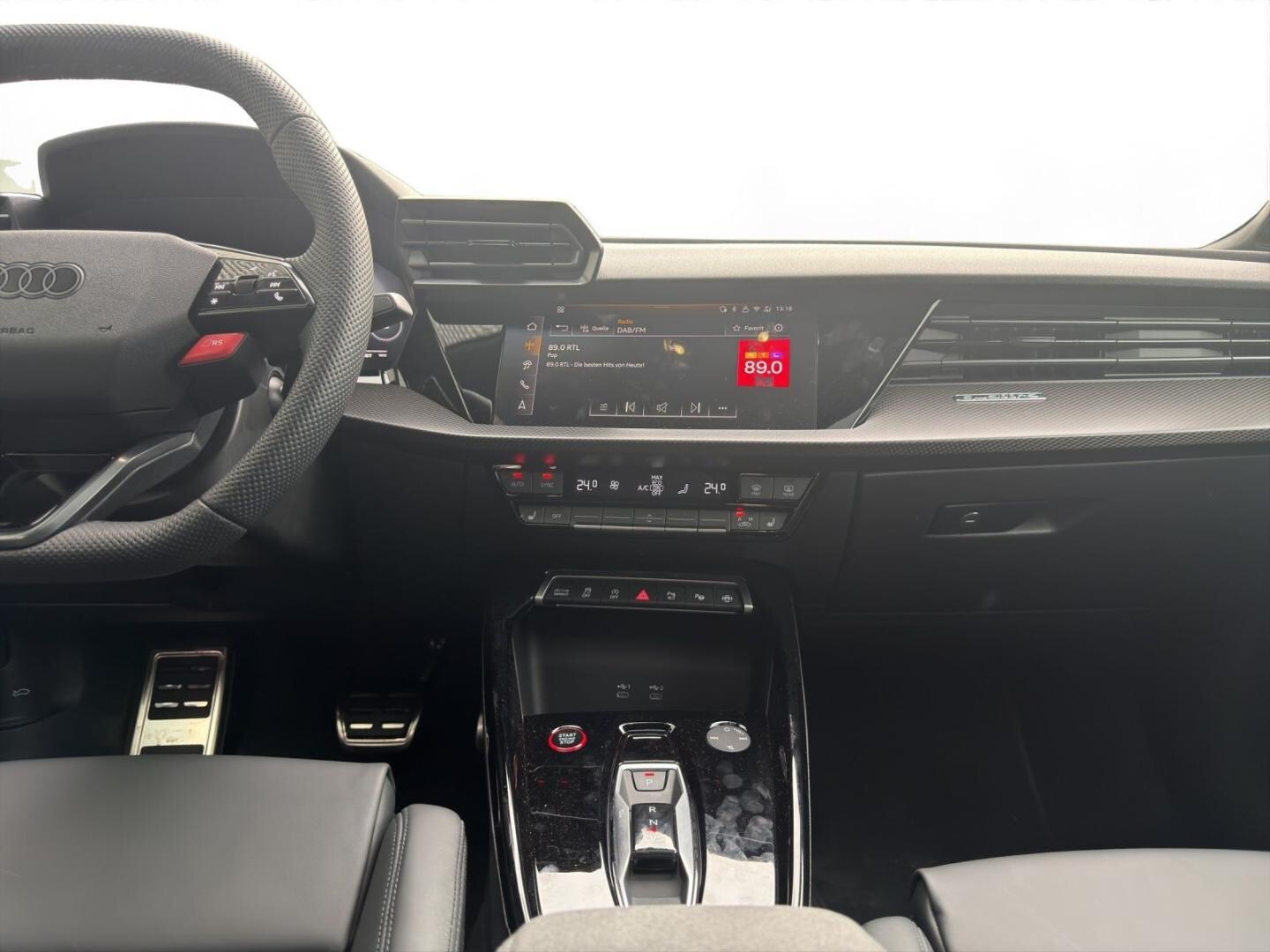 Bild über Audi RS 3 Limousine TFSI quattro 294 kW S tronic - für weitere Informationen kontaktieren Sie den Audi Partner