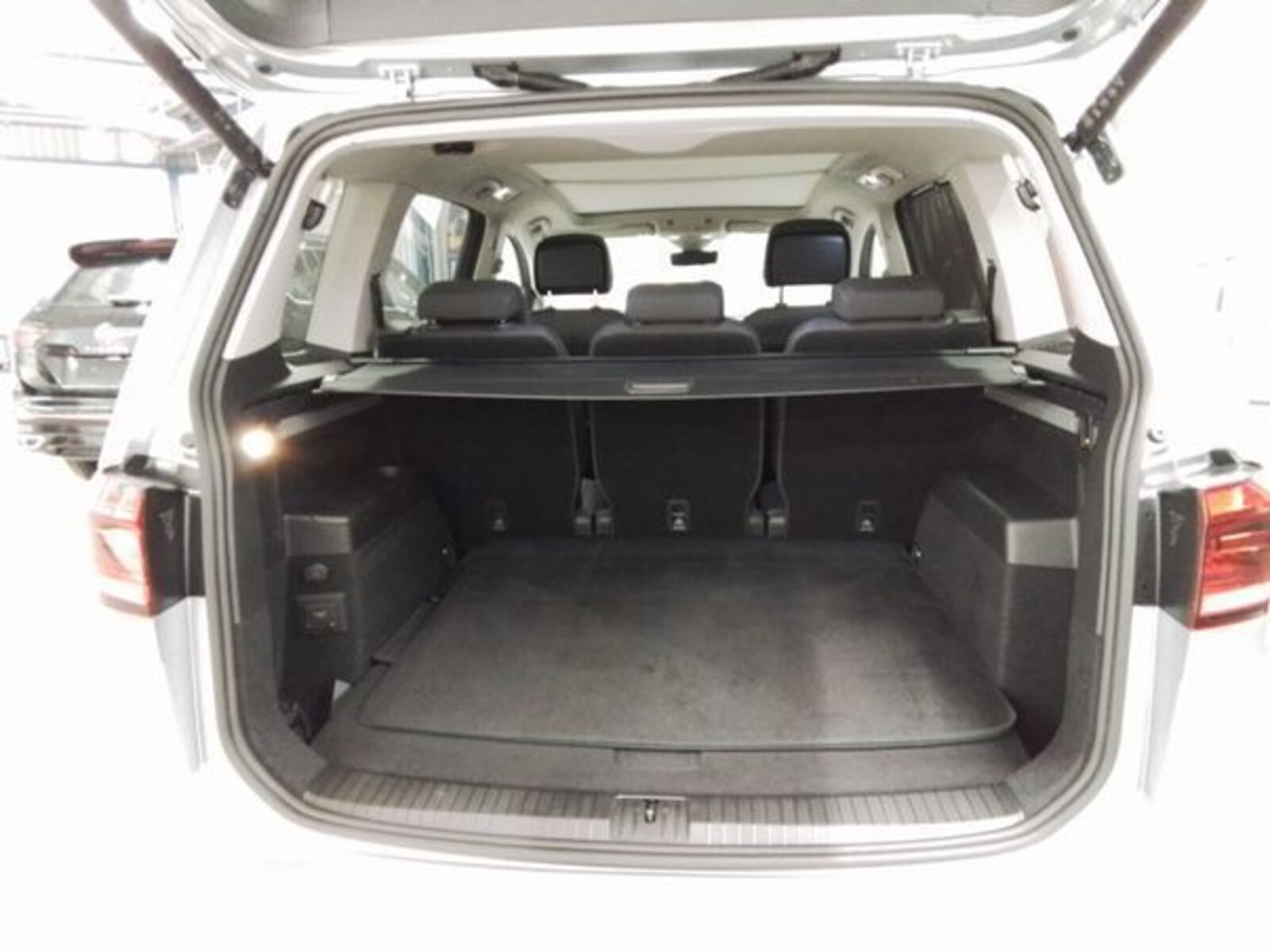 Volkswagen Touran – Bild 10