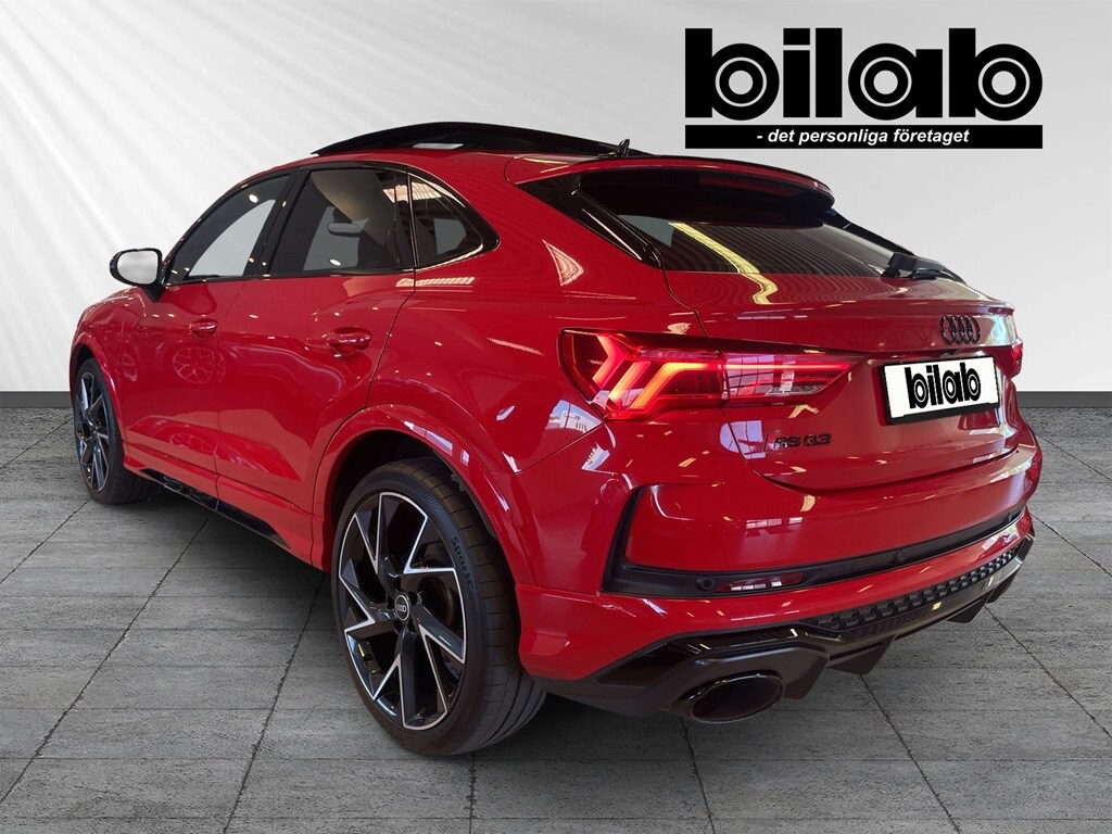 Bild som visar&nbsp;Audi RS Q3 Sportback&nbsp;RS Q3 Sportback 400 hk S tronic - för mer information kontakta din Audi Partner
