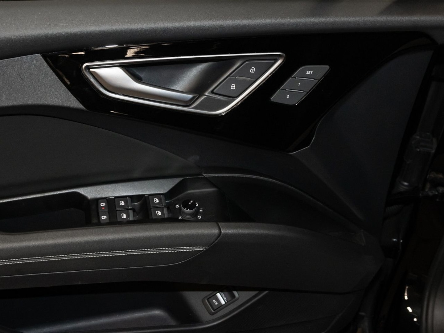 Bild über Audi Q4 e-tron 40 e-tron - für weitere Informationen kontaktieren Sie den Audi Partner