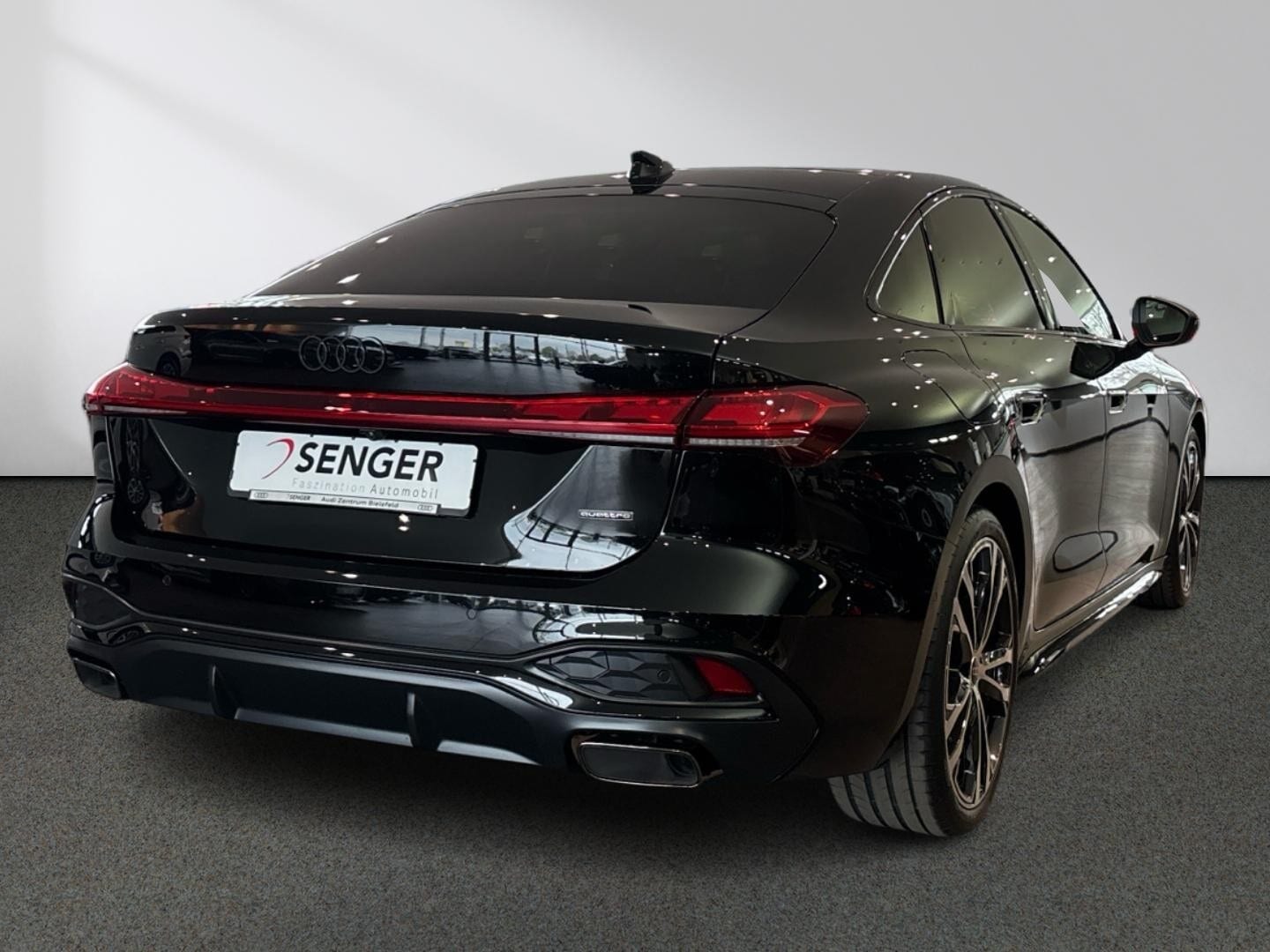 Bild über Audi A5 Limousine e-hybrid e-hybrid quattro 270 kW S tronic - für weitere Informationen kontaktieren Sie den Audi Partner