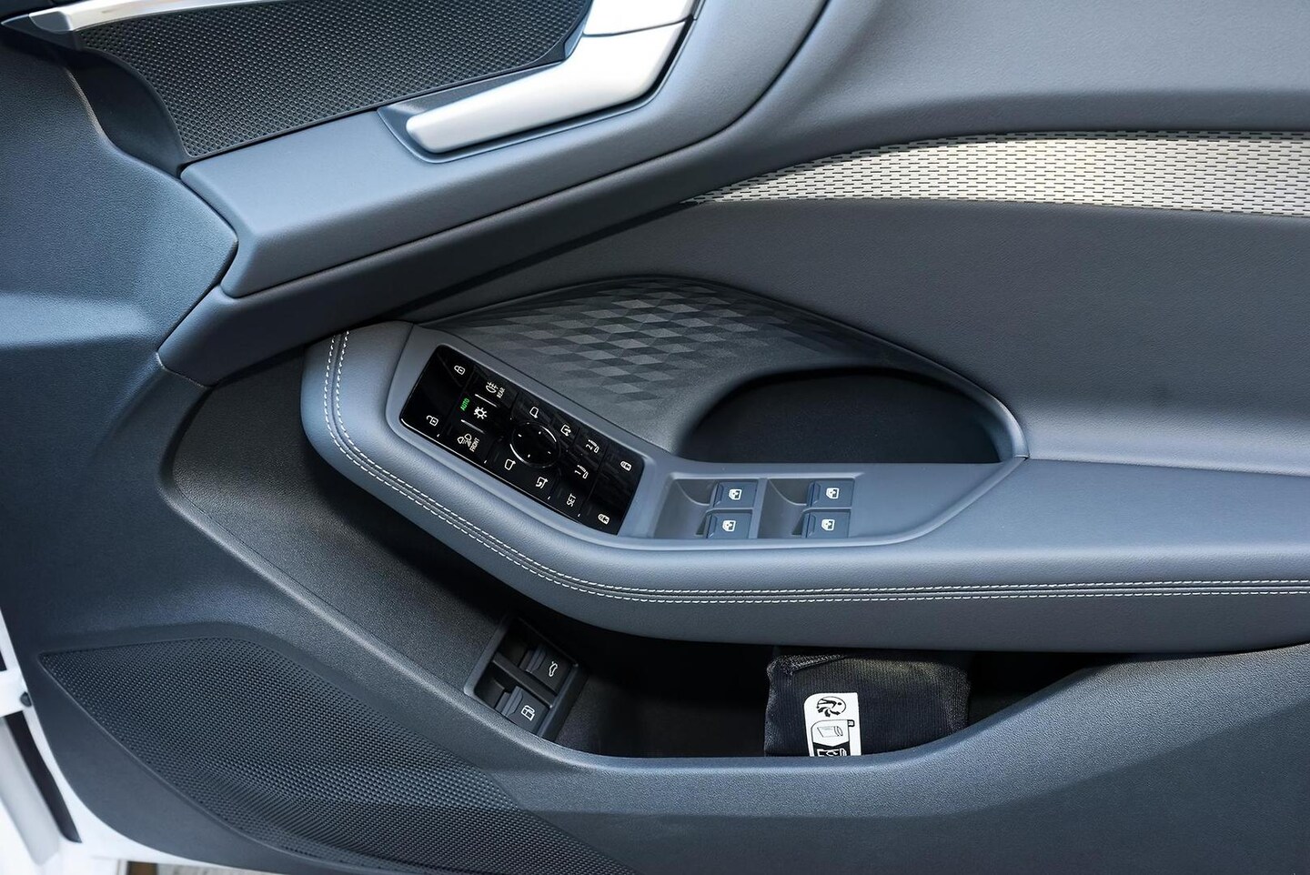 Image about Audi A5 Avant TFSI e e-hybrid quattro 270 kW S tronic