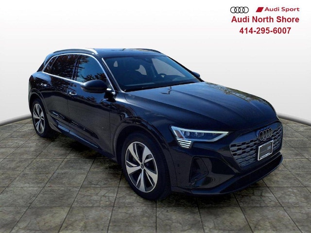 Photo of 2024 Audi Q8 e-tron 